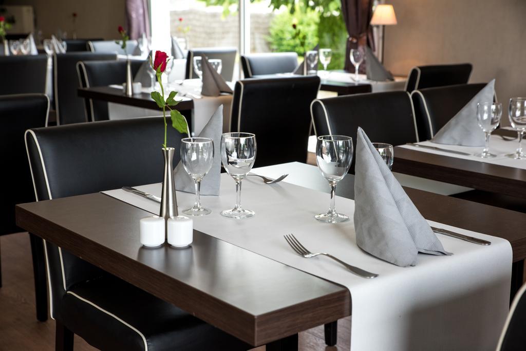 Logis Hotel Restaurant Des Chateaux آزاي لو ريدو المظهر الخارجي الصورة
