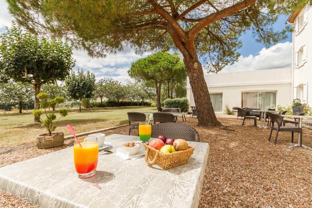 Logis Hotel Restaurant Des Chateaux آزاي لو ريدو المظهر الخارجي الصورة