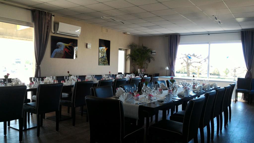 Logis Hotel Restaurant Des Chateaux آزاي لو ريدو المظهر الخارجي الصورة