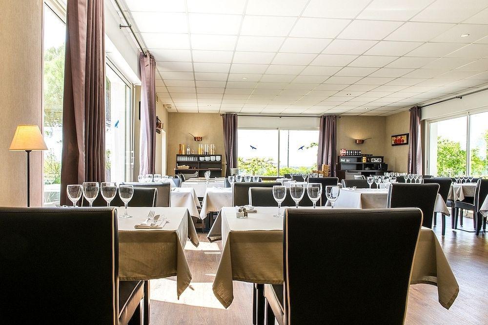 Logis Hotel Restaurant Des Chateaux آزاي لو ريدو المظهر الخارجي الصورة
